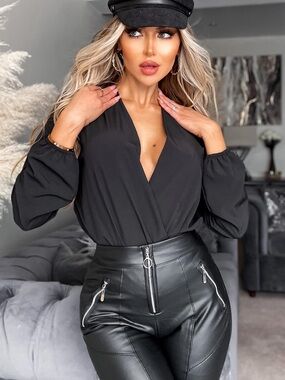 Black V-Neck Long Sleeve Women's Top